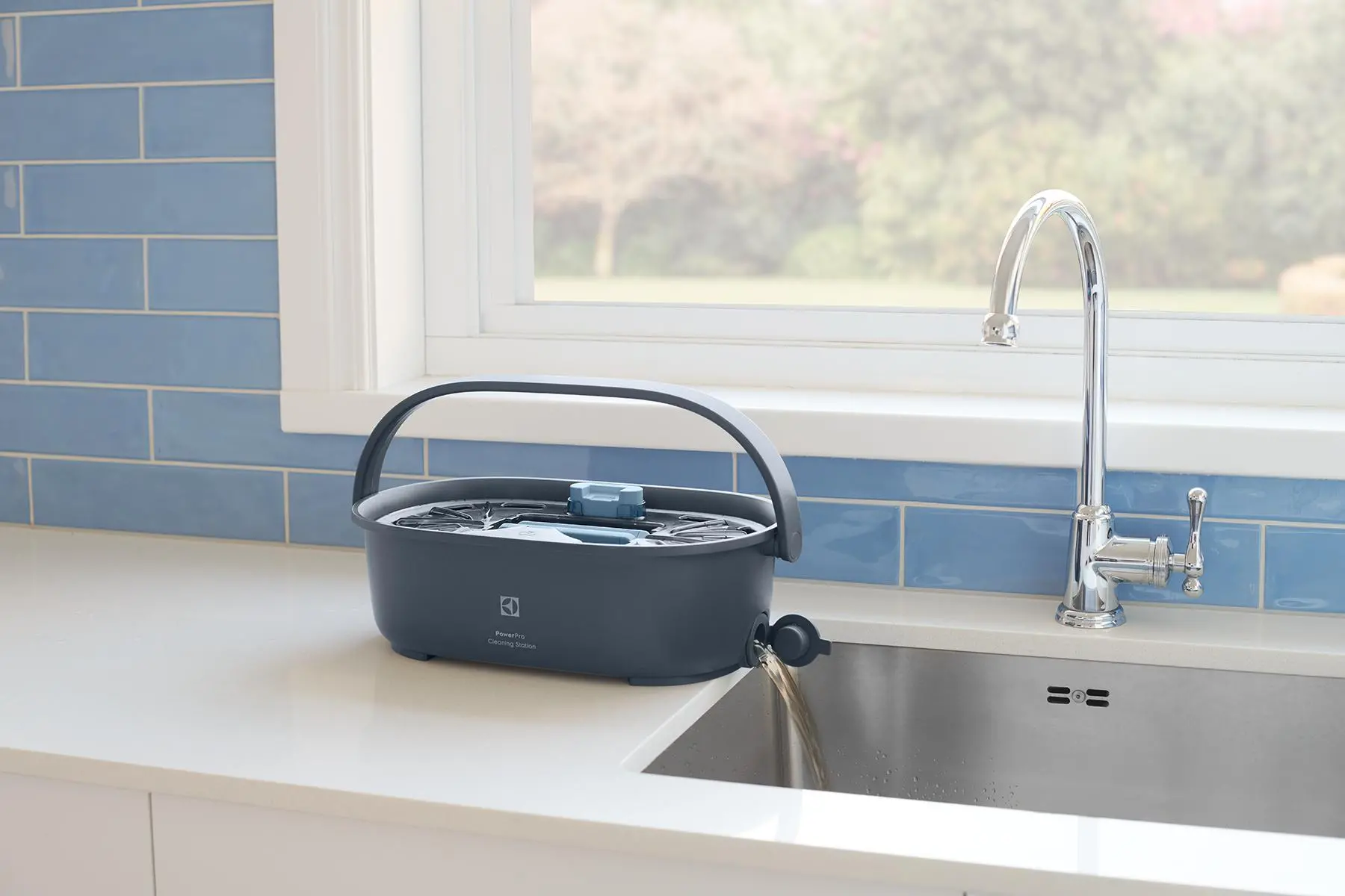 Stacja myjąca ELECTROLUX PowerPro EPPCS2 do odkurzacza Power Hygienic 800